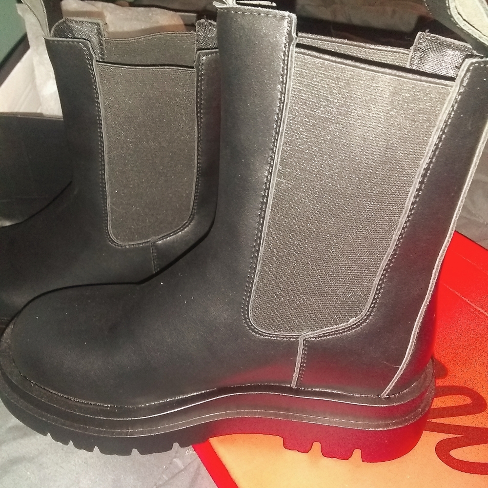 Chelsea boots